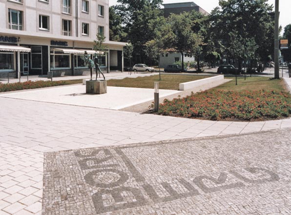 GesamtSanierungs- und Entwicklungskonzept für ein denkmalgeschütztes wohnnahes Wohn- und Einkaufszentrum in Dresden - Striesen (Borsbergstraße) Teil1: Sanierung der Gewerbeeinheiten
