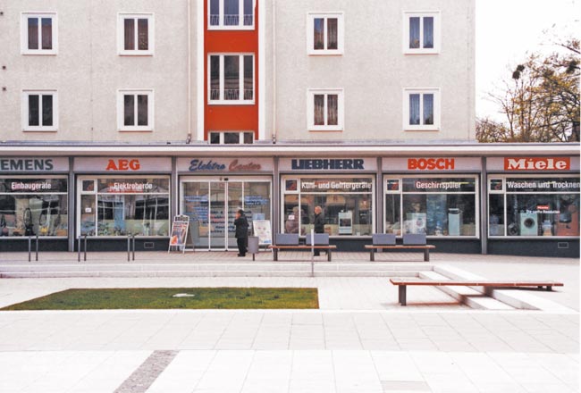 GesamtSanierungs- und Entwicklungskonzept für ein denkmalgeschütztes wohnnahes Wohn- und Einkaufszentrum in Dresden - Striesen (Borsbergstraße) Teil1: Sanierung der Gewerbeeinheiten

